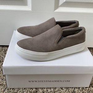 NWT Steven Madden Slip On Gills Size 8